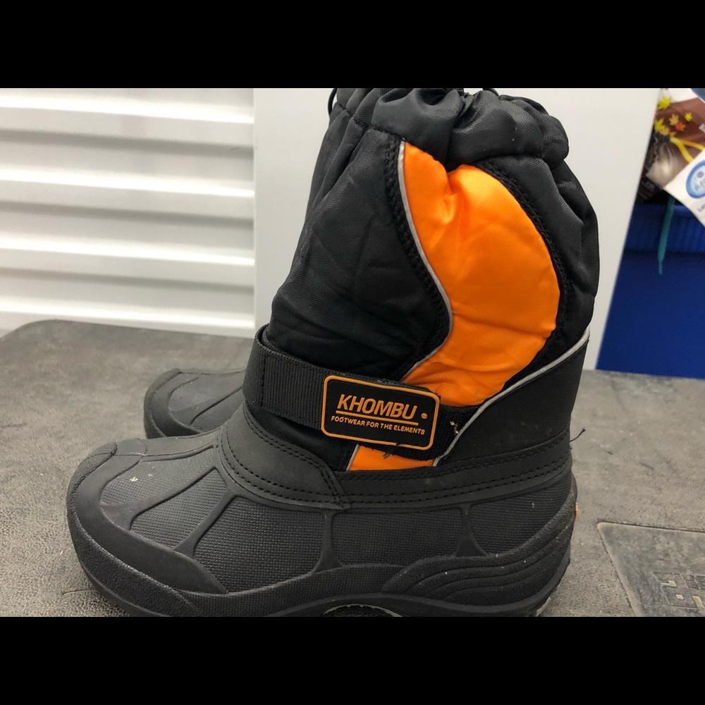 Khombu Youth Kids Black&Orange Faux Boots Size 2M - Picture 1 of 8
